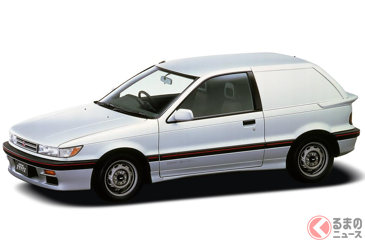 2シーターなだけでなく窓も埋められた「ミラージュ ザイビクス」