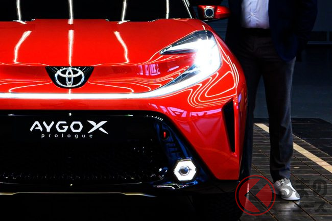トヨタ成長の起爆剤 斬新デザインの新型 アイゴx いつ発売 中欧で生産予告 新aセグ車 の正体は くるまのニュース