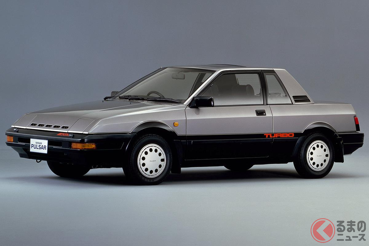 ウェッジシェイプの外観が印象的なFFクーペ「パルサーエクサ」