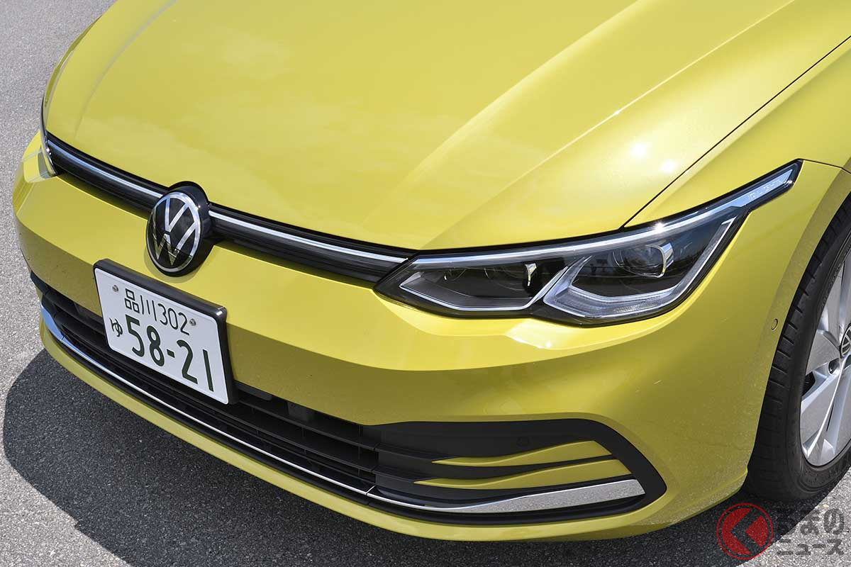 VW新型「ゴルフ」。このボディカラーは有償カラーのライムイエローメタリック