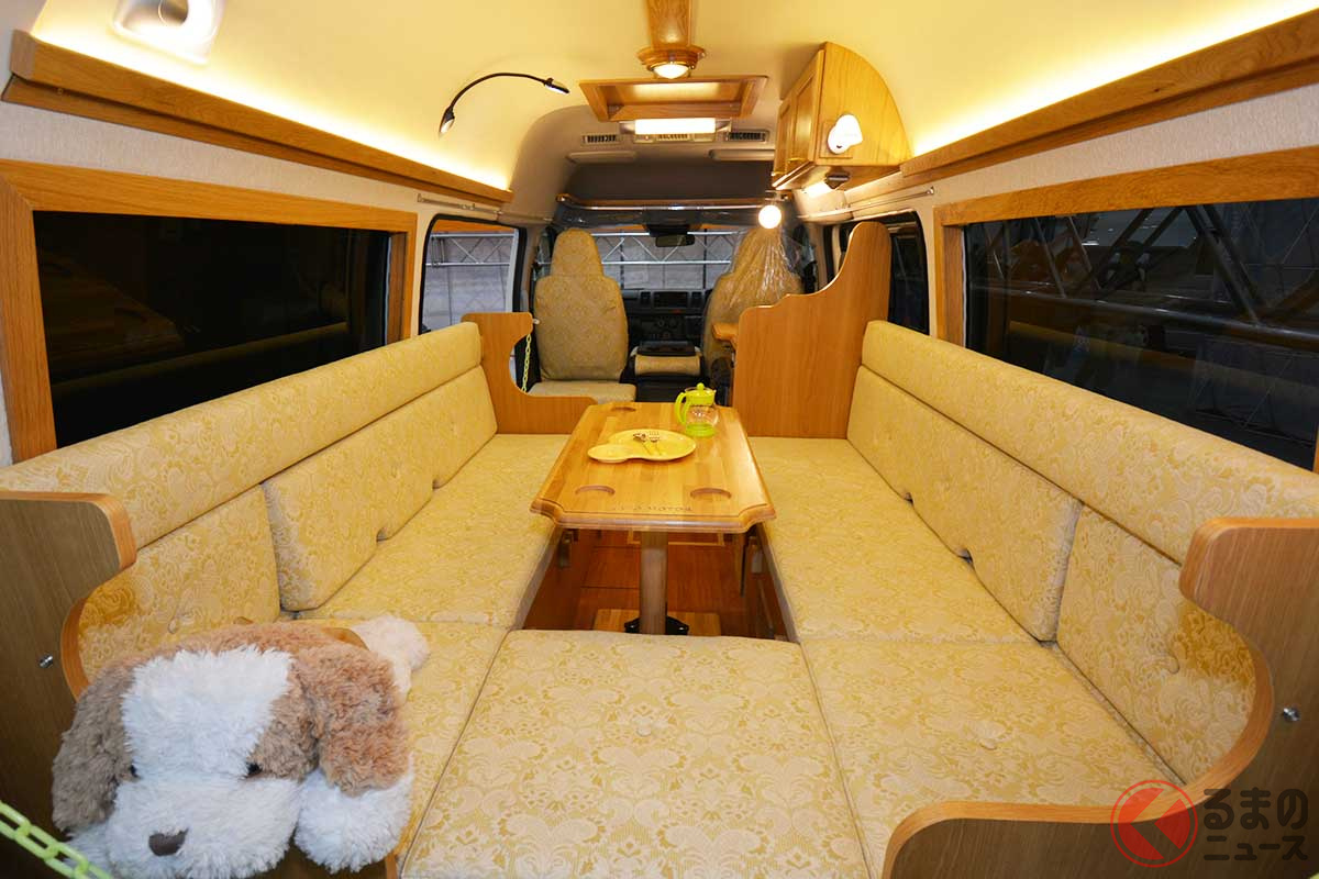 時間や天候に左右されることなく、自由自在に旅することができるのがキャンピングカーの根源的な魅力だ