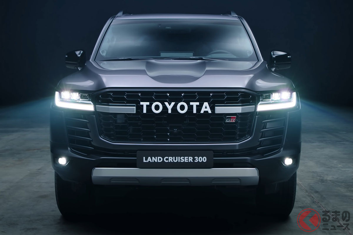 新型300系では「GR SPORT」も設定される(画像:ロシア仕様)