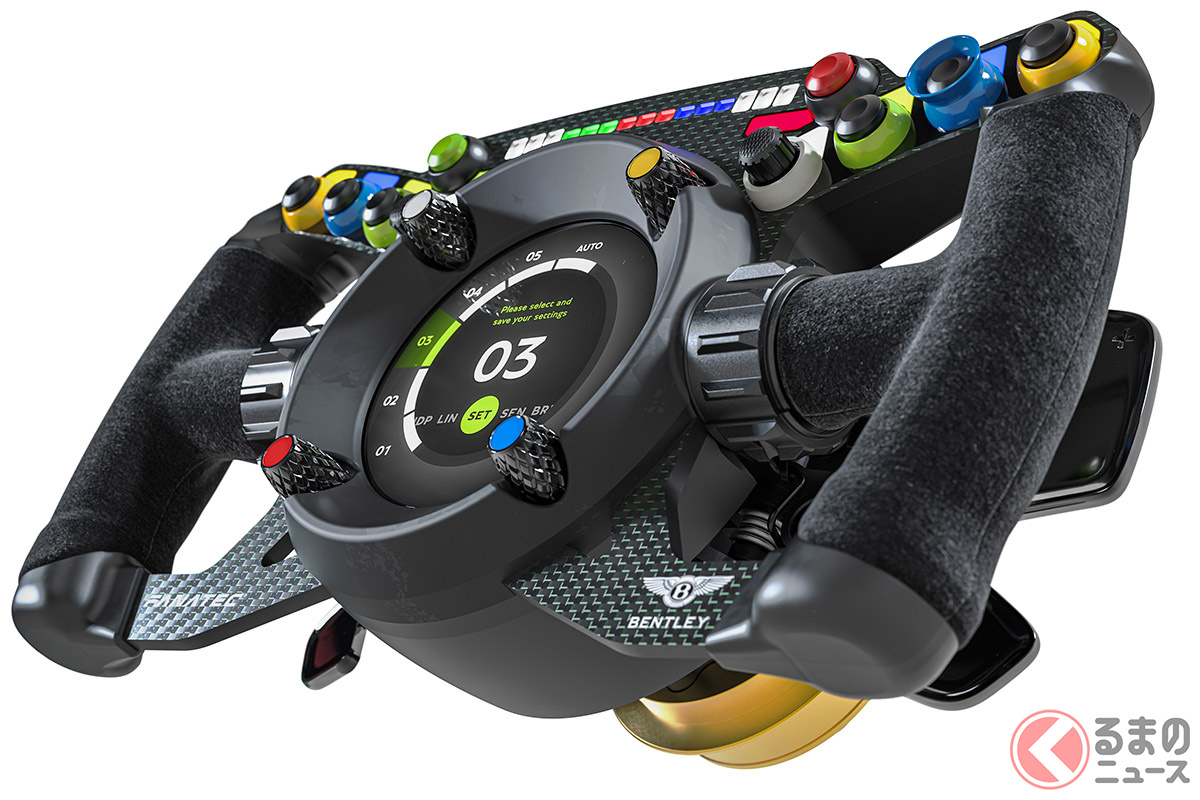 レースカーとまったく同じステアリングホイールをゲームシュミレーターで使用できる