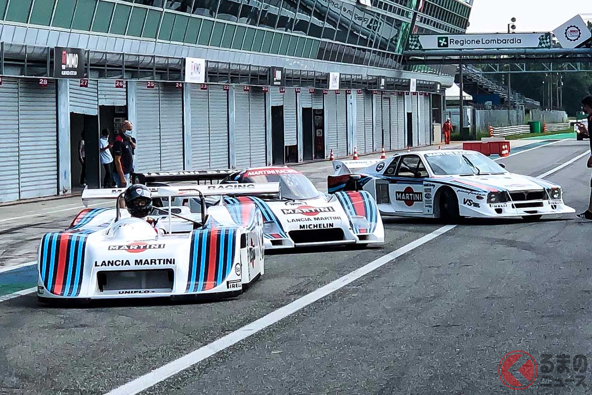 これから美しいマルティニカラーを纏った3台の同時走行が始まる。手前からランチア「エンデュランス LC1」、「エンデュランス LC2」、「ベータ モンテカルロ」