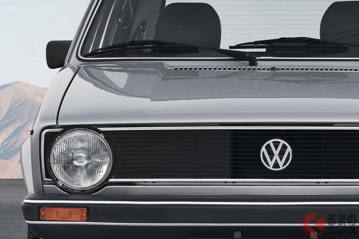 1974年にヨーロッパで発売されたVW初代「ゴルフ」。タイプ1（通称：ビートル）の後継モデルとして開発された