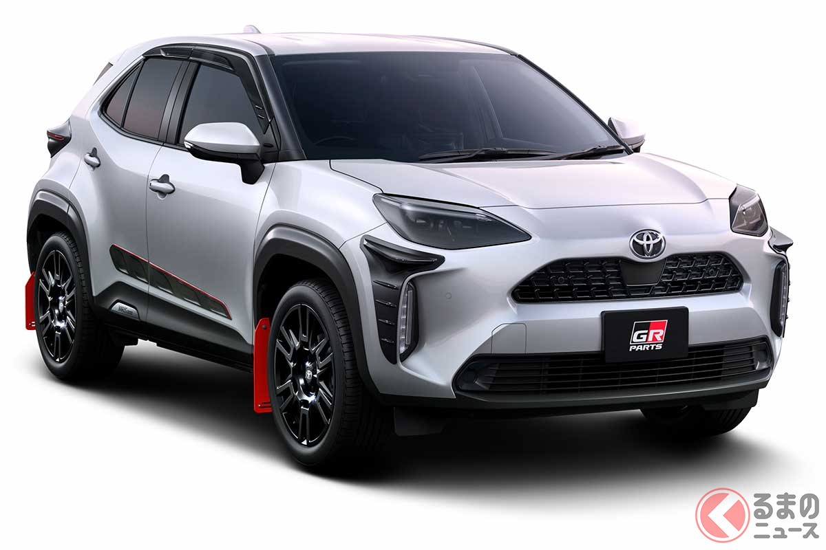 「GRスポーツサイドバイザー」などを装着した「ヤリスクロス」