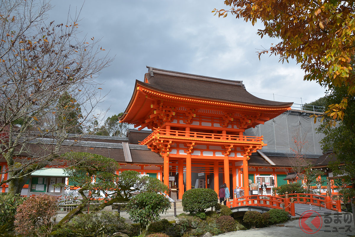 なぜ上賀茂神社は京都府から充電スタンドの設置依頼があったのでしょうか？