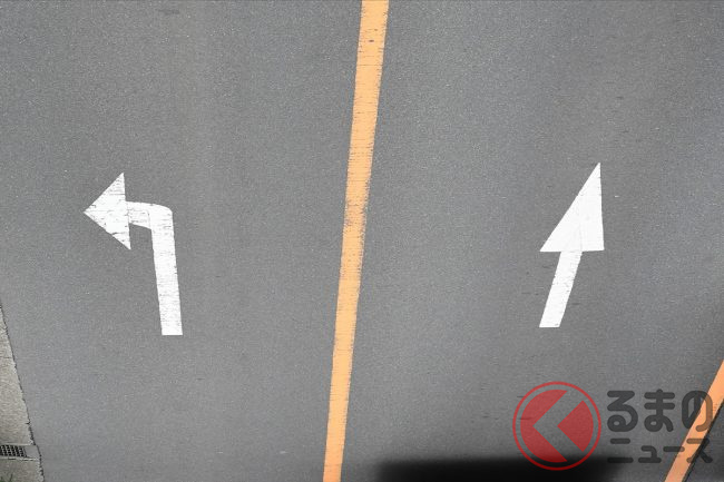 意外な事実 破線 に意味アリ 道路上 矢印 の持つ役割とは くるまのニュース 意外な事実 破線 に意味アリ 道路上 矢印 の持つ役割とは くるまのニュース