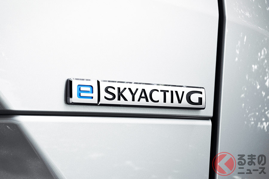 e-SKYACTIV X搭載車に装着されるリアバッチ