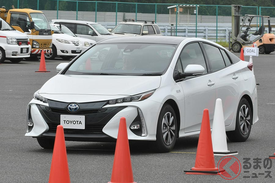 トヨタ「プリウスPHV」
