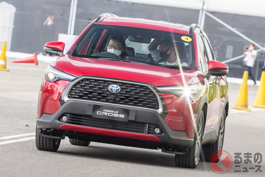 トヨタ「カローラクロス」は日本に導入される? 注目度が高まる!(タイでの試乗会の様子)