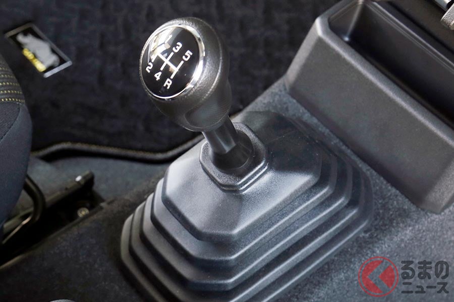 いまでは絶滅寸前の蛇腹タイプのシフトブーツ(スズキ ジムニー)