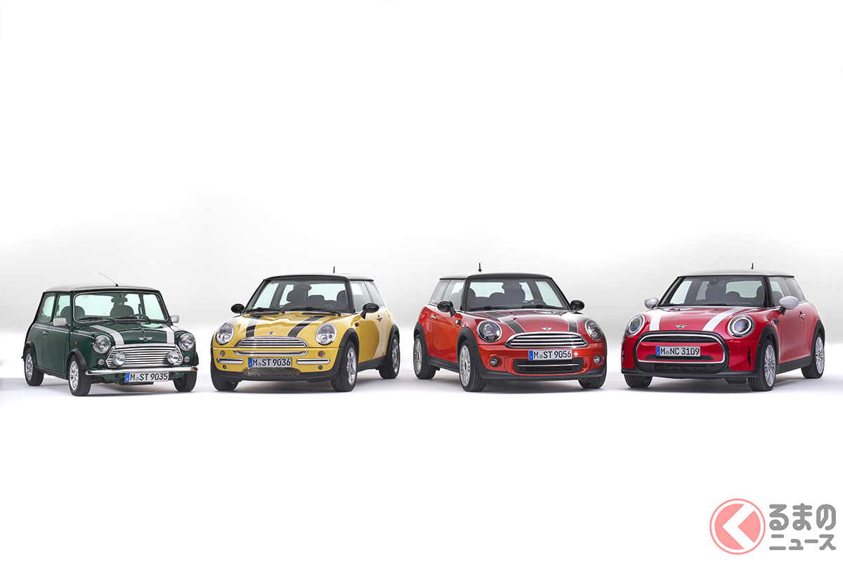 左から第1世代、第2世代、第3世代、第4世代のミニ。BMW時代になってからは、第4世代だけマイナーチェンジを2度受けている