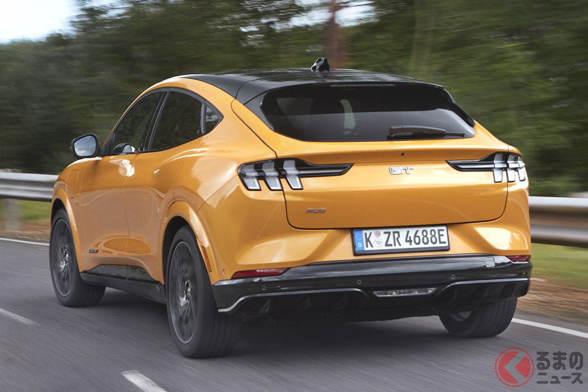 150kWでの充電をおこなうと、10分間で平均60マイル(約96km)走行でき、45分間充電すると、充電状態10%から80%の容量まで充電可能だ