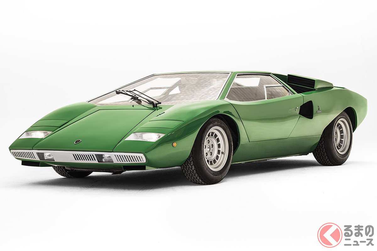 リアミッドにエンジンを縦型に搭載した最初のV12モデルは、「カウンタック」だ