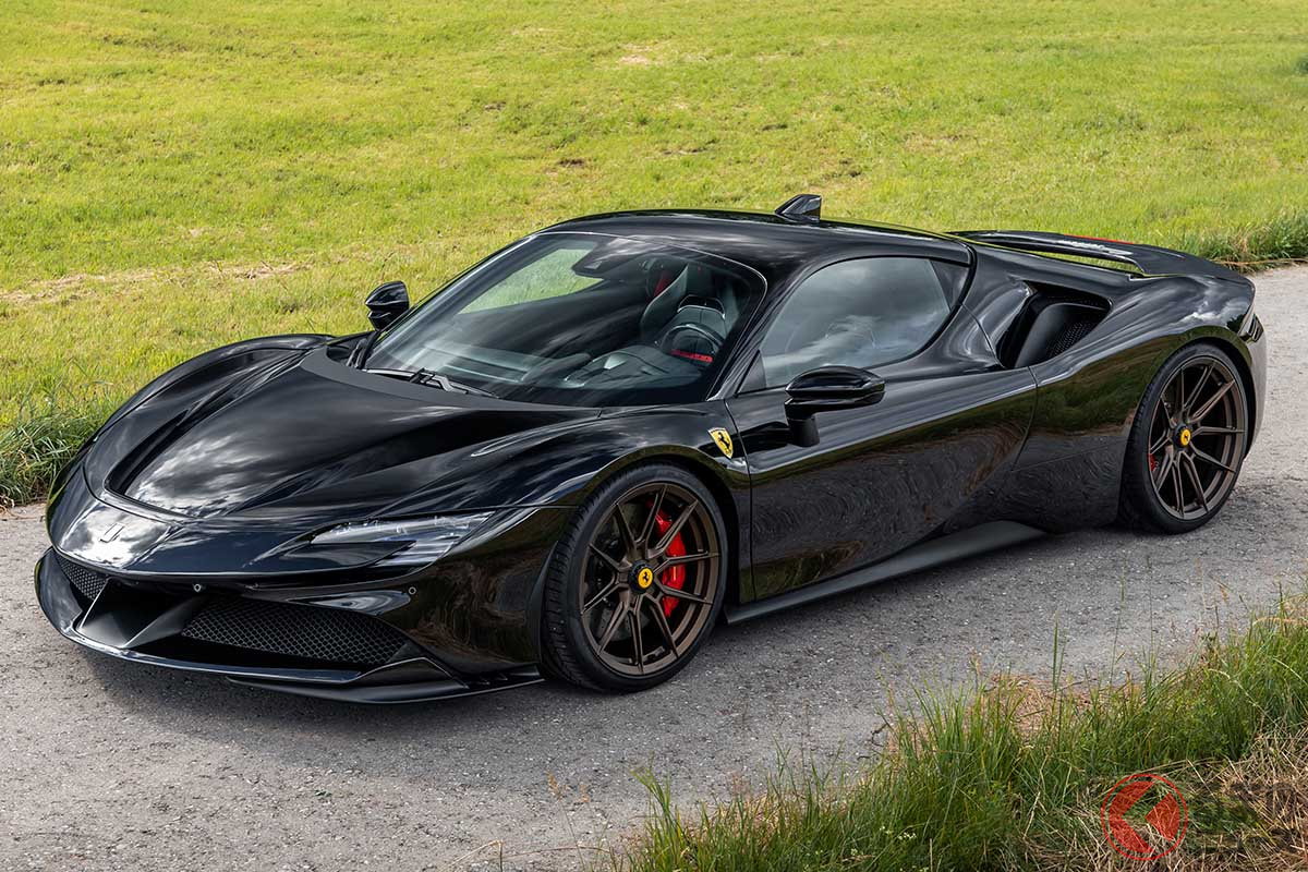 ノーマルの1000ps(ICE=780ps+エレクトリック・モーター220ps)から1033psにパワーアップしたノビテックの「SF90ストラダーレ」