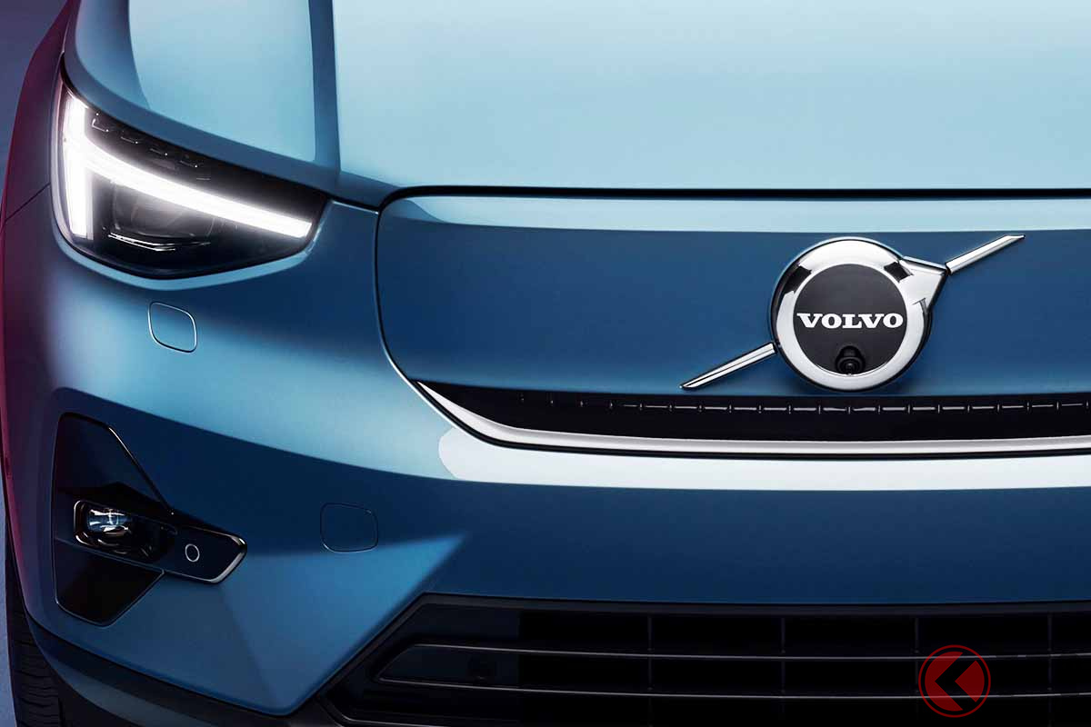 2021年秋に登場予定のボルボの新型EV「C40リチャージ」のフロントフェイス