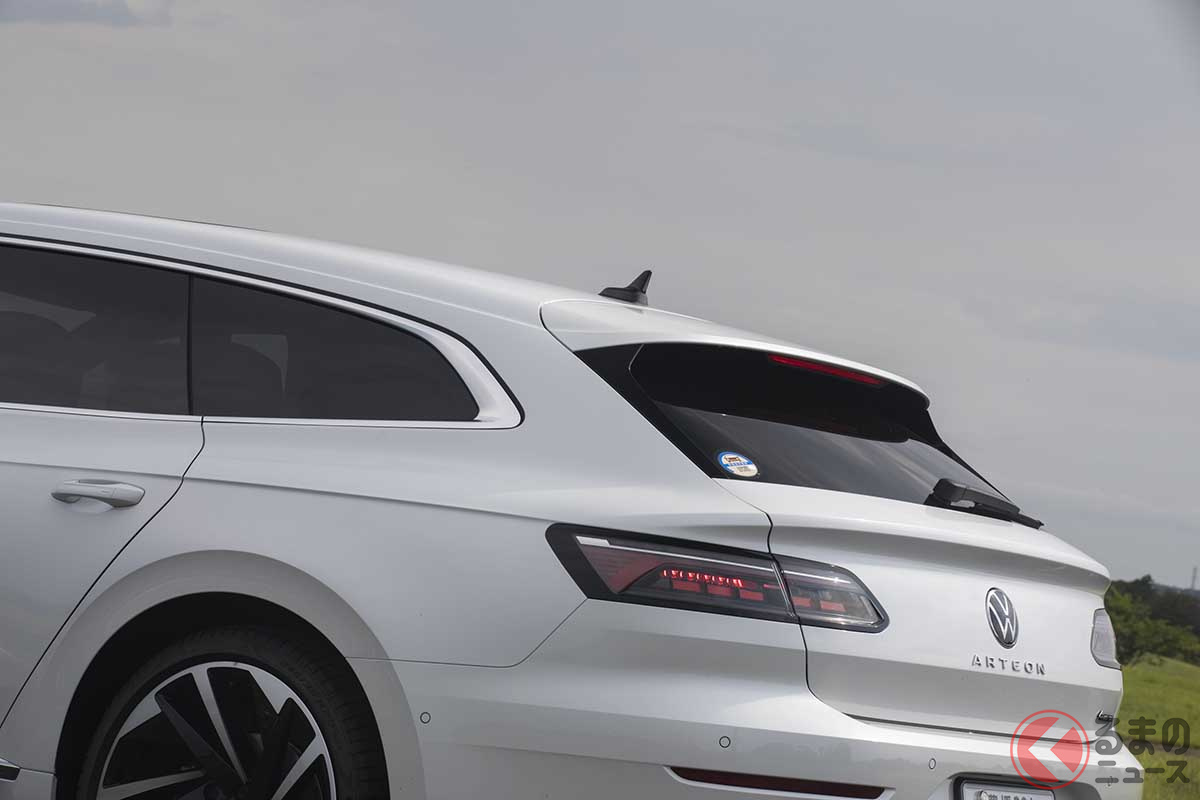 VW新型「アルテオン・シューティングブレーク」のリアデザイン