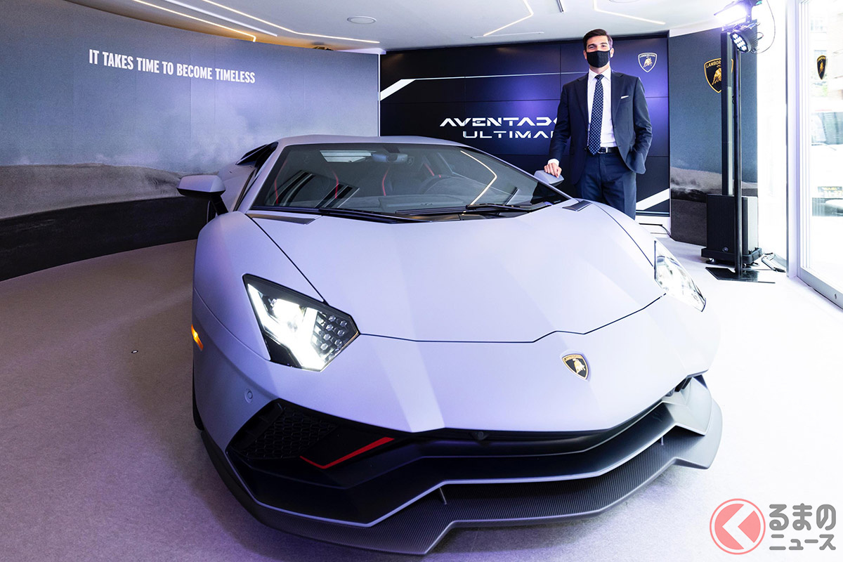 アウトモビリ・ランボルギーニ ヘッド オブ ジャパンであるダビデ・スフレコラ氏が挨拶