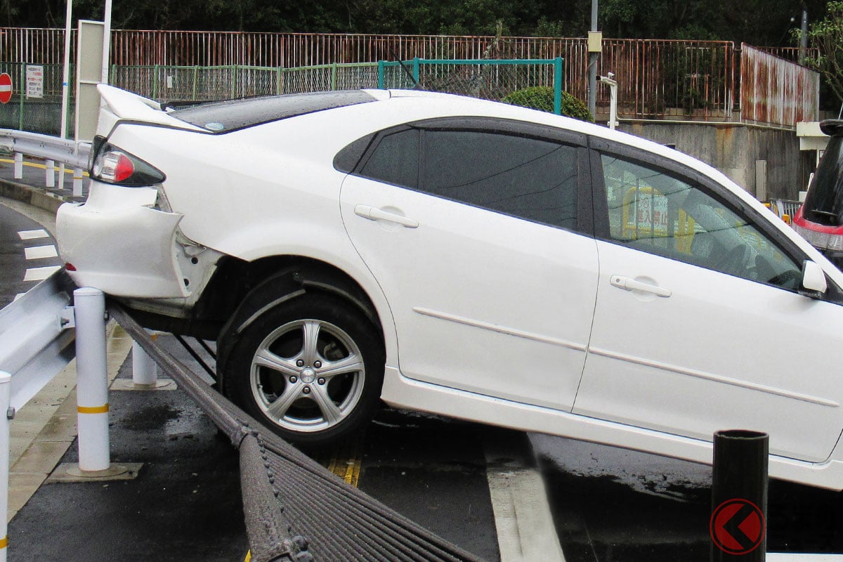 近年、ペダルの踏み間違え防止装置などの予防安全装備に注目が集まっている