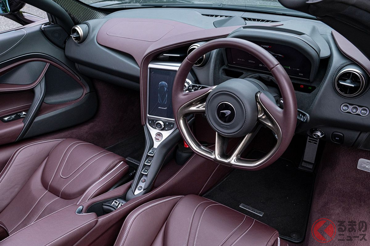 マクラーレン「720Sスパイダー」のインパネ