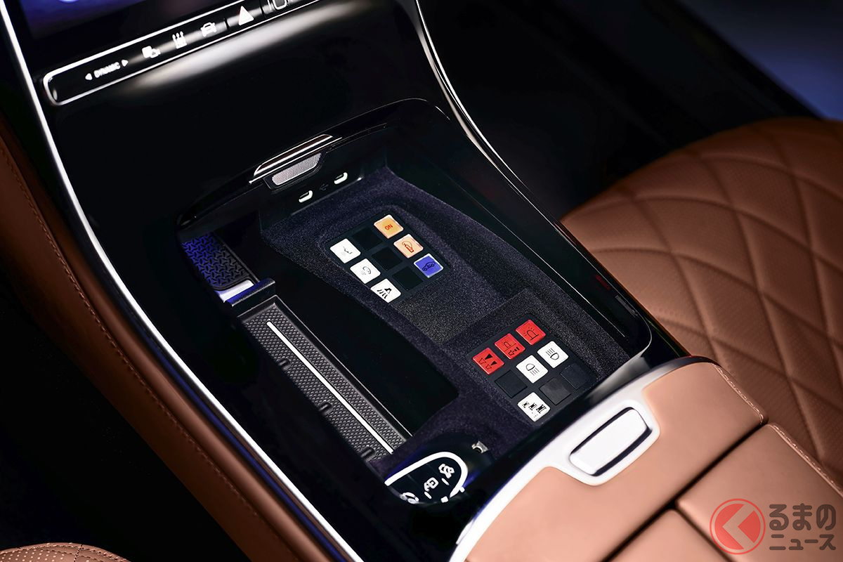 メルセデス・ベンツ「S680 GUARD 4MATIC」には通常のSクラスにはないスイッチがある。乗員を守るための装備だ