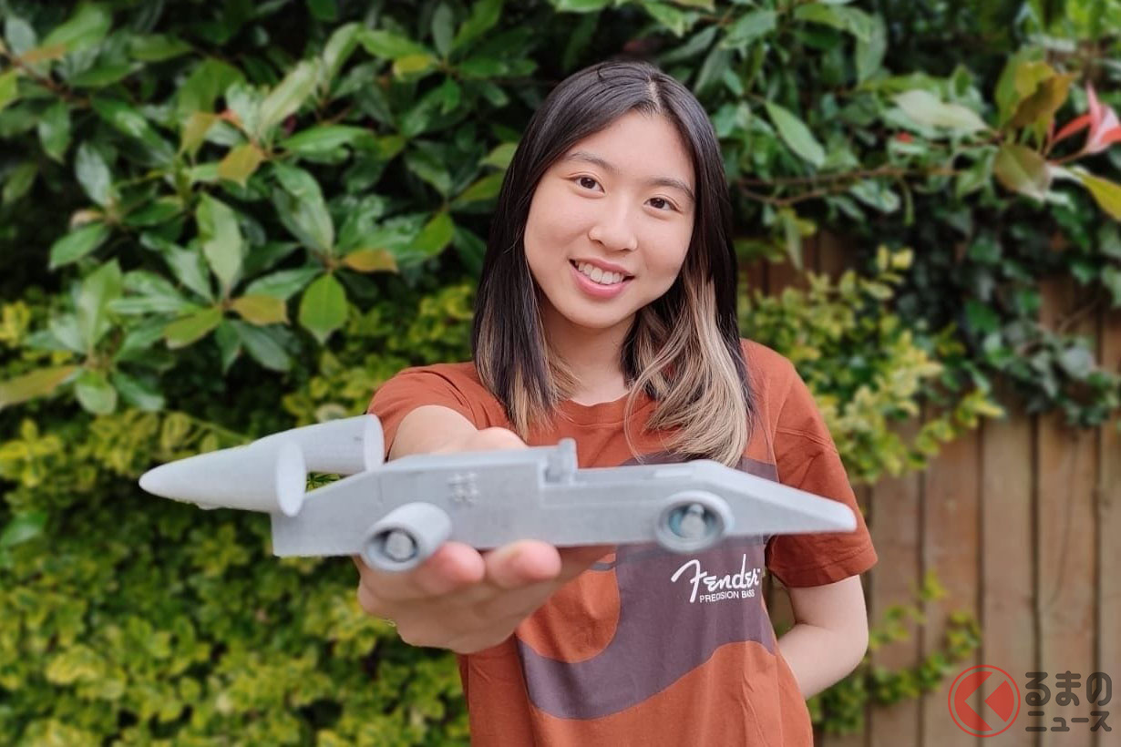 ベントレーの出した「未来のクルマ」のデザインという課題で優勝したイェン・リーさん