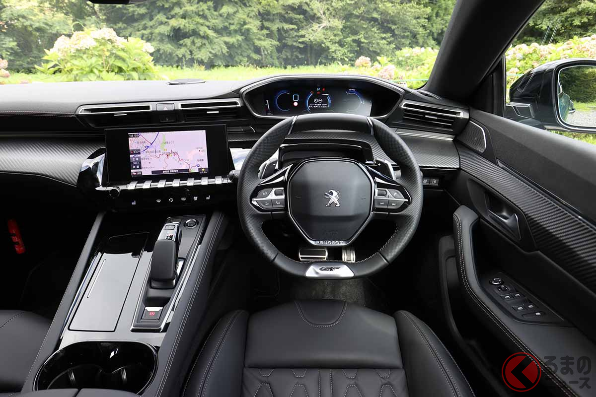 プジョー「508SW GTハイブリッド」のインパネ