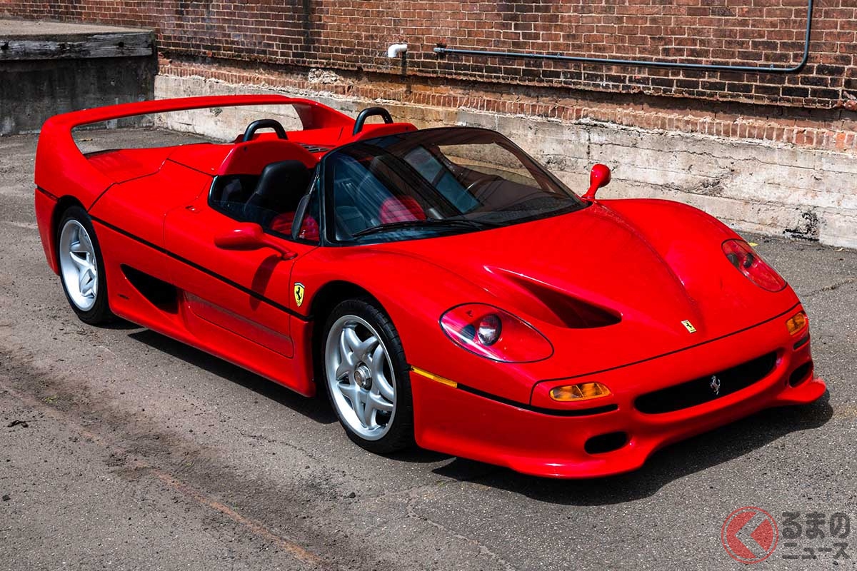 F1マシンと同様に、カーボンファイバー製のモノコックタブを基本構造体とした「F50」（C）2021 Courtesy of RM Sotheby's