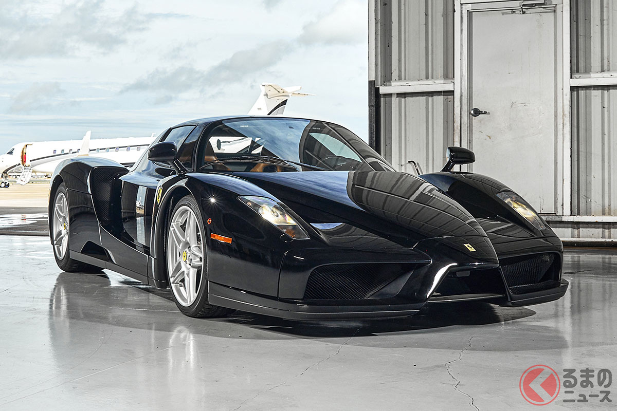 F40やF50に比べて一気にラグジュアリーな印象になった「エンツォ フェラーリ」(C)2021 Courtesy of RM Sotheby's