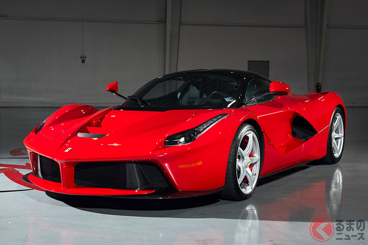 フェラーリ独自のハイブリッド・システムのHY-KERSを搭載した「ラ フェラーリ」(C)2021 Courtesy of RM Sotheby's