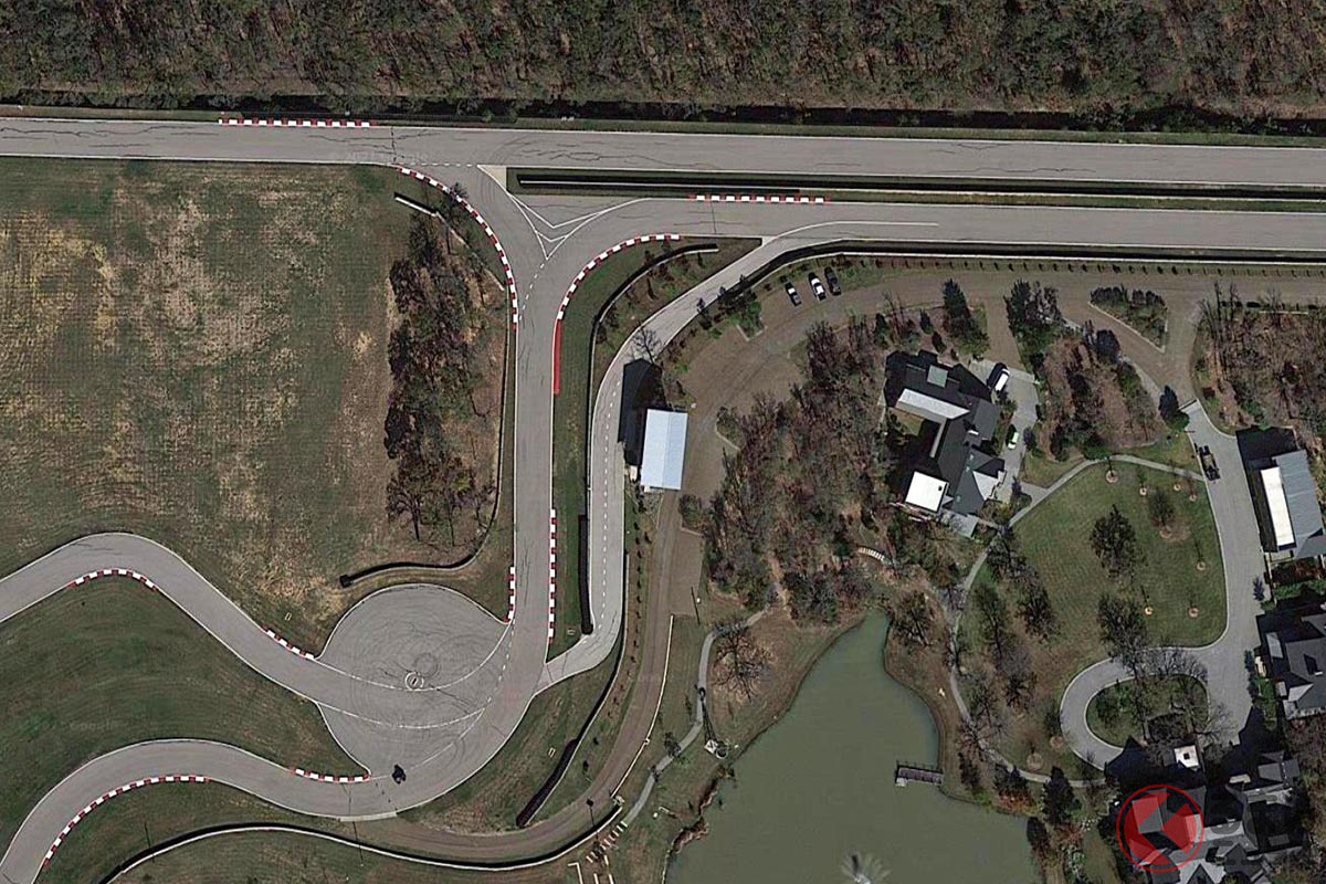 上空からの視点。ゼブラゾーンなどが見られ、サーキットであることがはっきりと分かる(C)Google Map