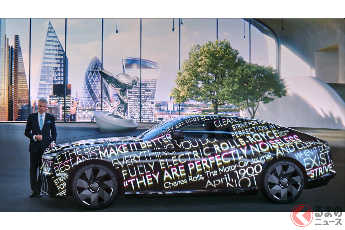 2021年9月29日の英国夏時間午後1時、ロールス・ロイス・モーター・カーズ社は、トルステン・ミュラー-エトヴェシュCEOが自ら「スペクター」のプレゼンテーションをおこなう動画を公開(C)ROLLS-ROYCE MOTOR CARS