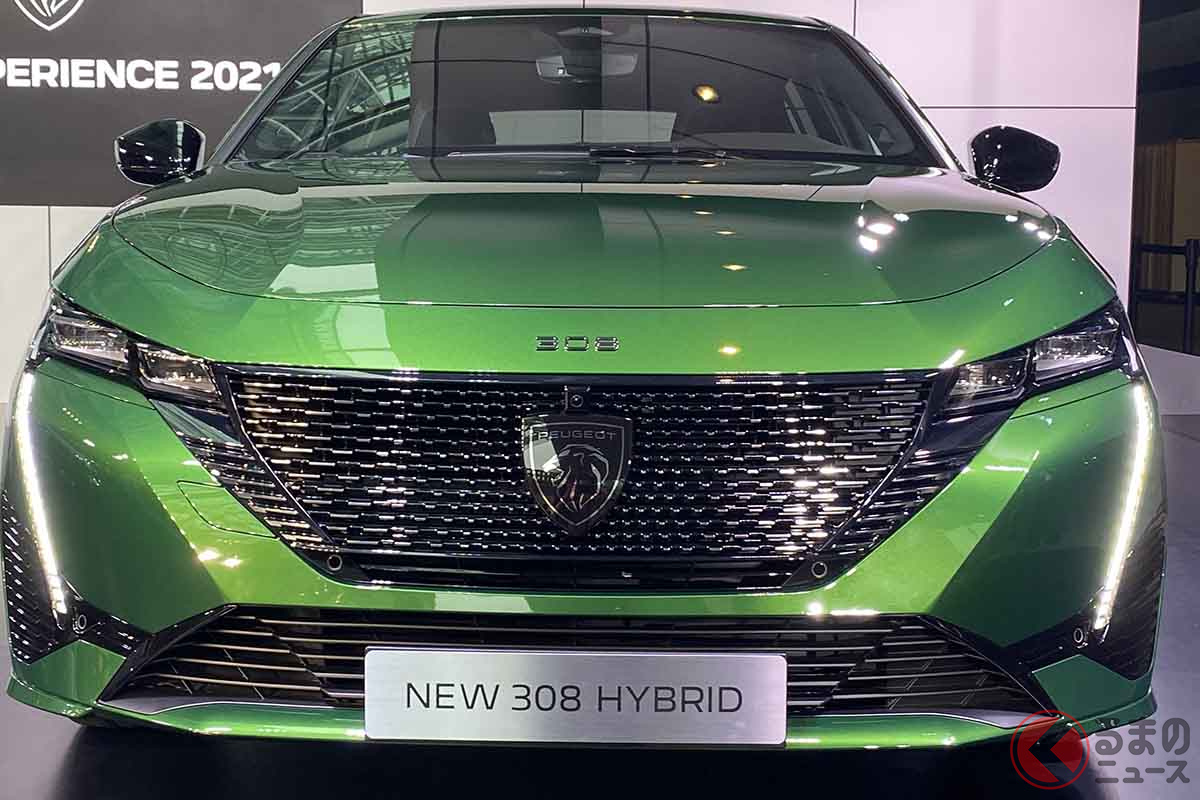 日本初公開されたプジョー新型「308」。2022年第1四半期に日本市場投入が予定されている