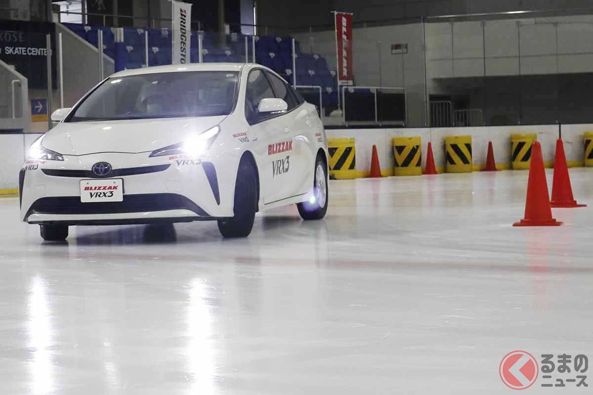 ブリヂストン「ブリザックVRX3」の試走会の様子