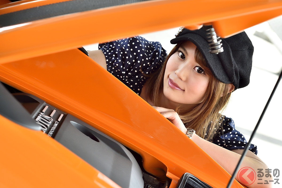 「エリーゼ・スポーツ220II」のようなピュアスポーツカーは、助手席に座っているより、ぜったいに自分で運転すべきです