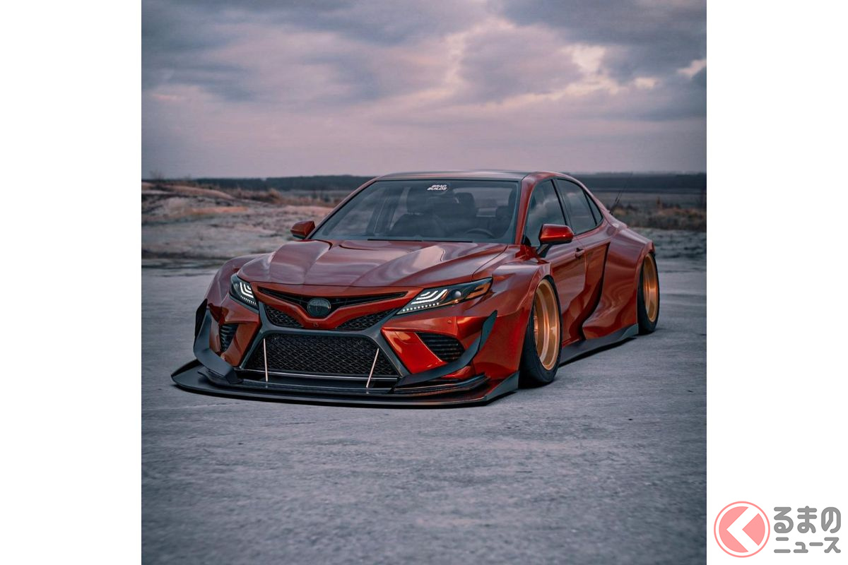 爆速トヨタ カムリ お披露目 ド迫力ワイドボディが凄い カスタムイメージが話題に くるまのニュース 爆速トヨタ カムリ お披露目 ド迫力ワイドボディが凄い カスタムイメージが話題に くるまのニュース