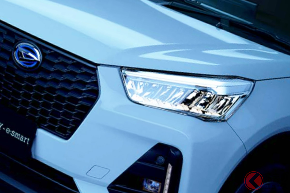 ダイハツ版「e-POWER」か? 2021年11月に発売されるダイハツ新型「ロッキー e:smart」(画像:ダイハツ ロッキー スペシャルサイトより)