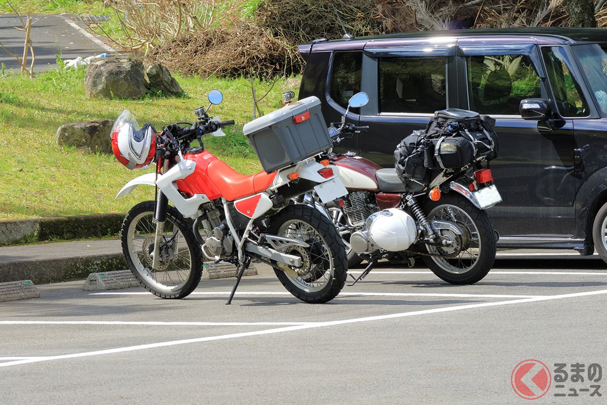 四輪車用の駐車スペースに51cc以上のバイクを駐車するのは問題ない（画像はイメージ）