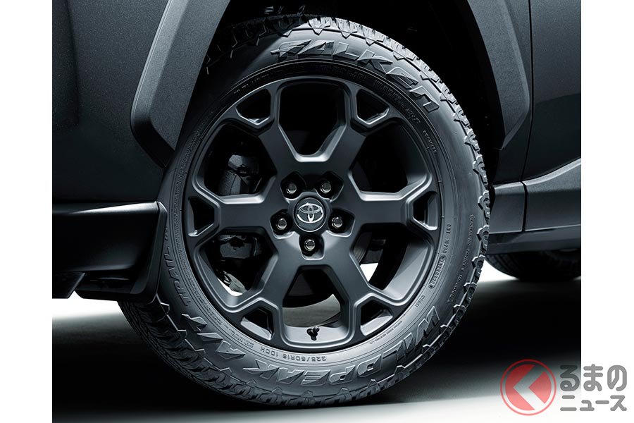 ブラックなホイールが足元を引き締める! トヨタ「RAV4」の特別仕様車「Adventure“OFFROAD package”」