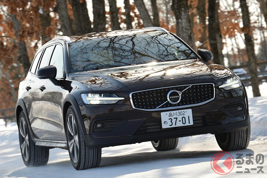 SUVとステーションワゴンを掛け合わせたボルボ「V60 クロスカントリー」