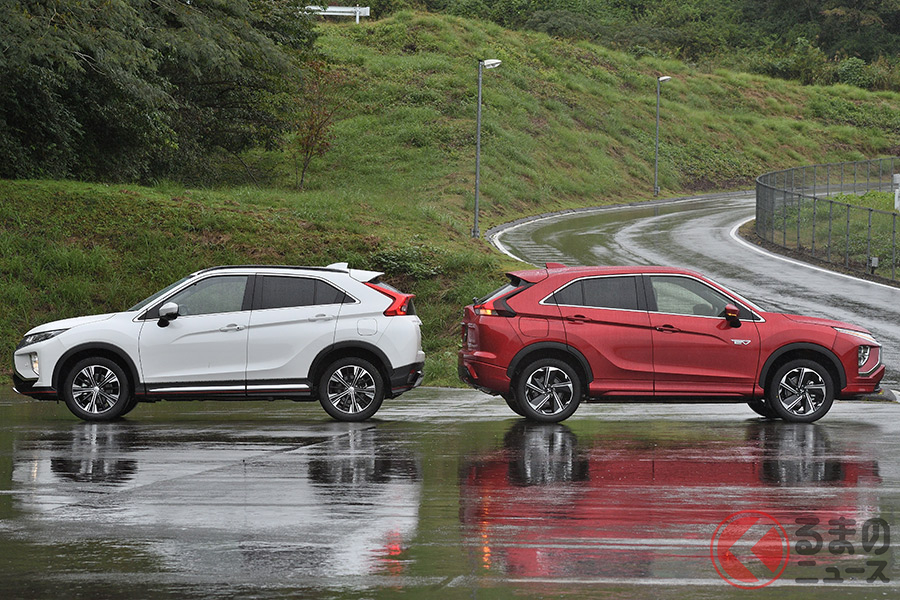 サイズアップでコンパクトからミドルに格上げとなった三菱「エクリプスクロス」(左:従来ディーゼルモデル、右:新型PHEVモデル)