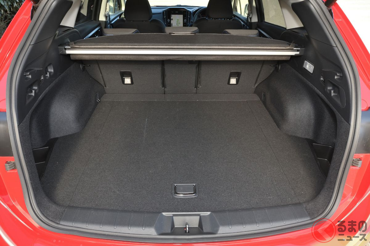 天井が高いミニバンと同等の積載性?レヴォーグのラゲッジルーム