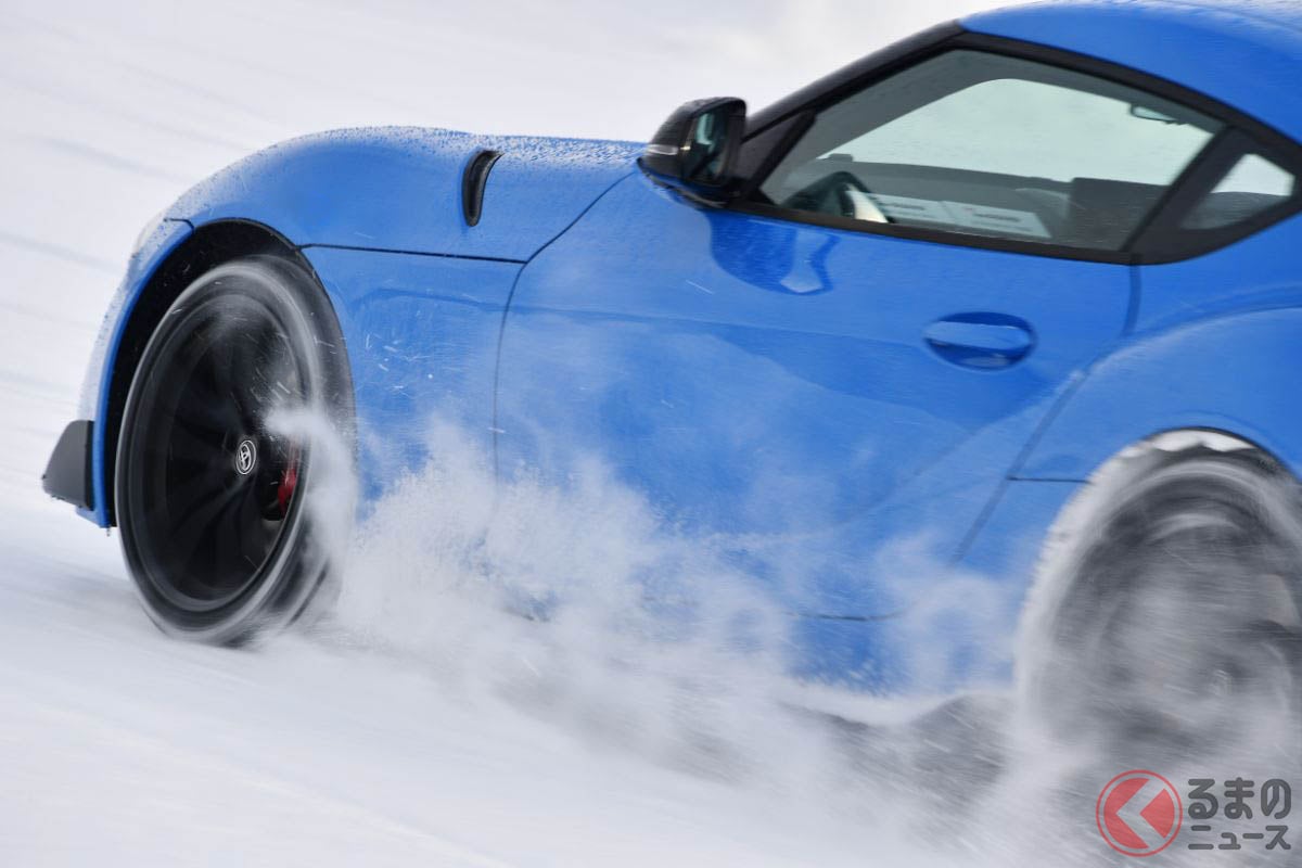 スタッドレスタイヤもオールシーズンタイヤも「冬用タイヤ」に分類される。