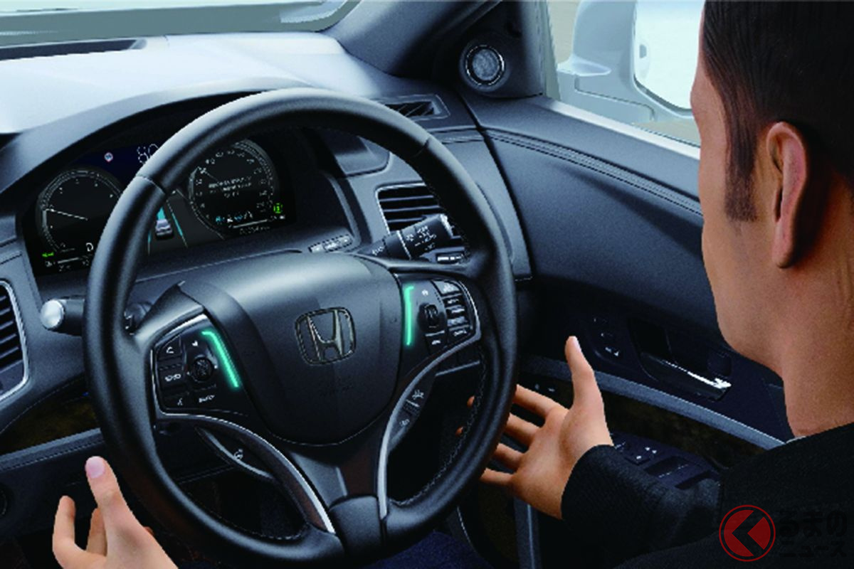 ホンダ・センシングエリート搭載のホンダ「レジェンド」。世界初の自動運転レベル3を実現