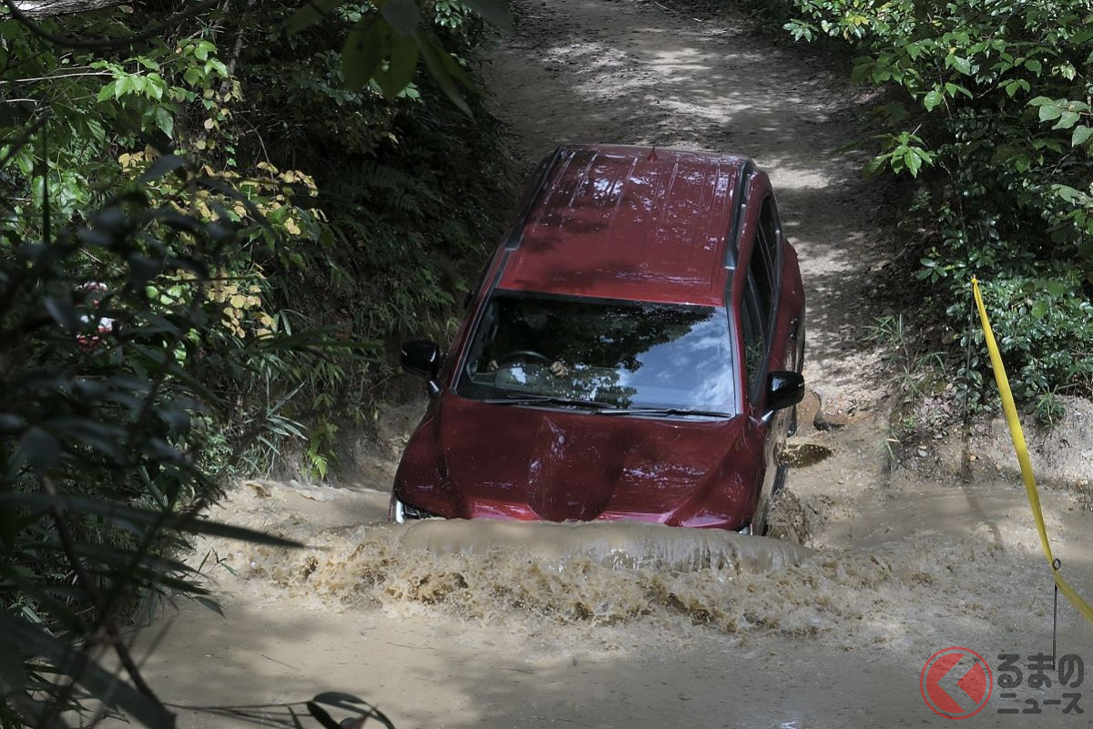 トヨタ「ランドクルーザー300」は水深70cmまでいけるが…渡河時の運転を熟知していなければ難しい