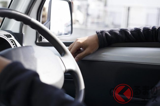 寒い時期の長距離運転は腰痛に注意 腰痛の原因は 手軽にできる対処法とは くるまのニュース 寒い時期の長距離運転は腰痛に注意 腰痛の原因は 手軽にできる対処法とは くるまのニュース