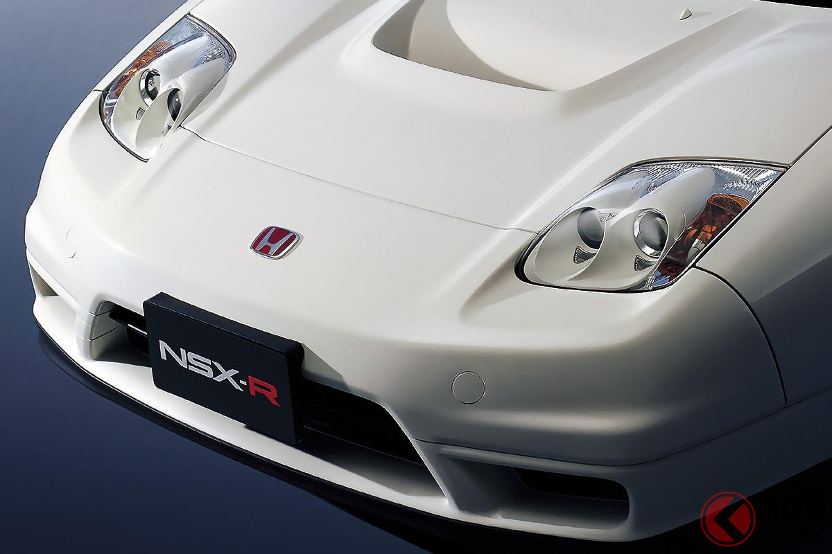 アナログな魅力があふれるハイスペックなスポーツカーたち