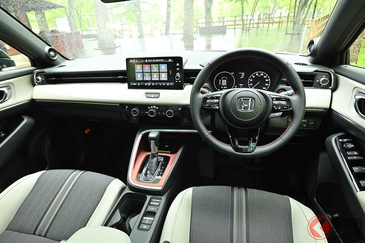 ホンダ新型「ヴェゼル」のインパネ