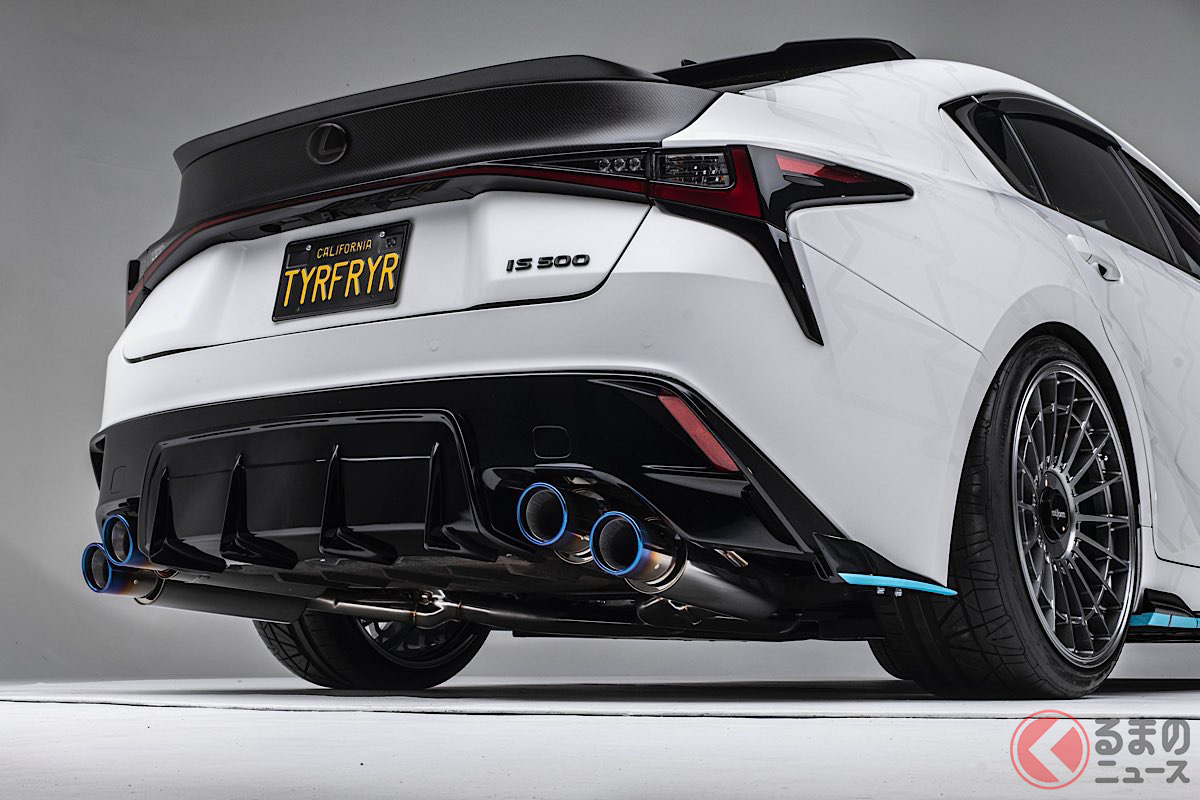 韓国で日本製高級車 L に暴言落書き 違法駐車車両のボンネットに真っ赤なスプレー 背景に反日感情か くるまのニュース 韓国で日本製高級車 L に暴言落書き 違法駐車車両のボンネットに真っ赤なスプレー 背景に反日感情か くるまのニュース